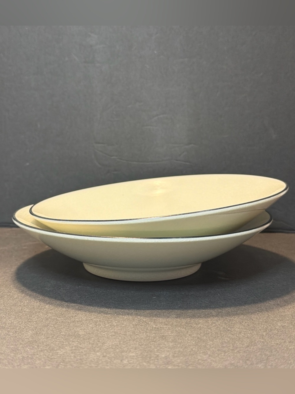 2 Crate & Barrel Kathleen Wills KITA 8" Ivory Crackle Coupe Soup Bowls Set Of 2